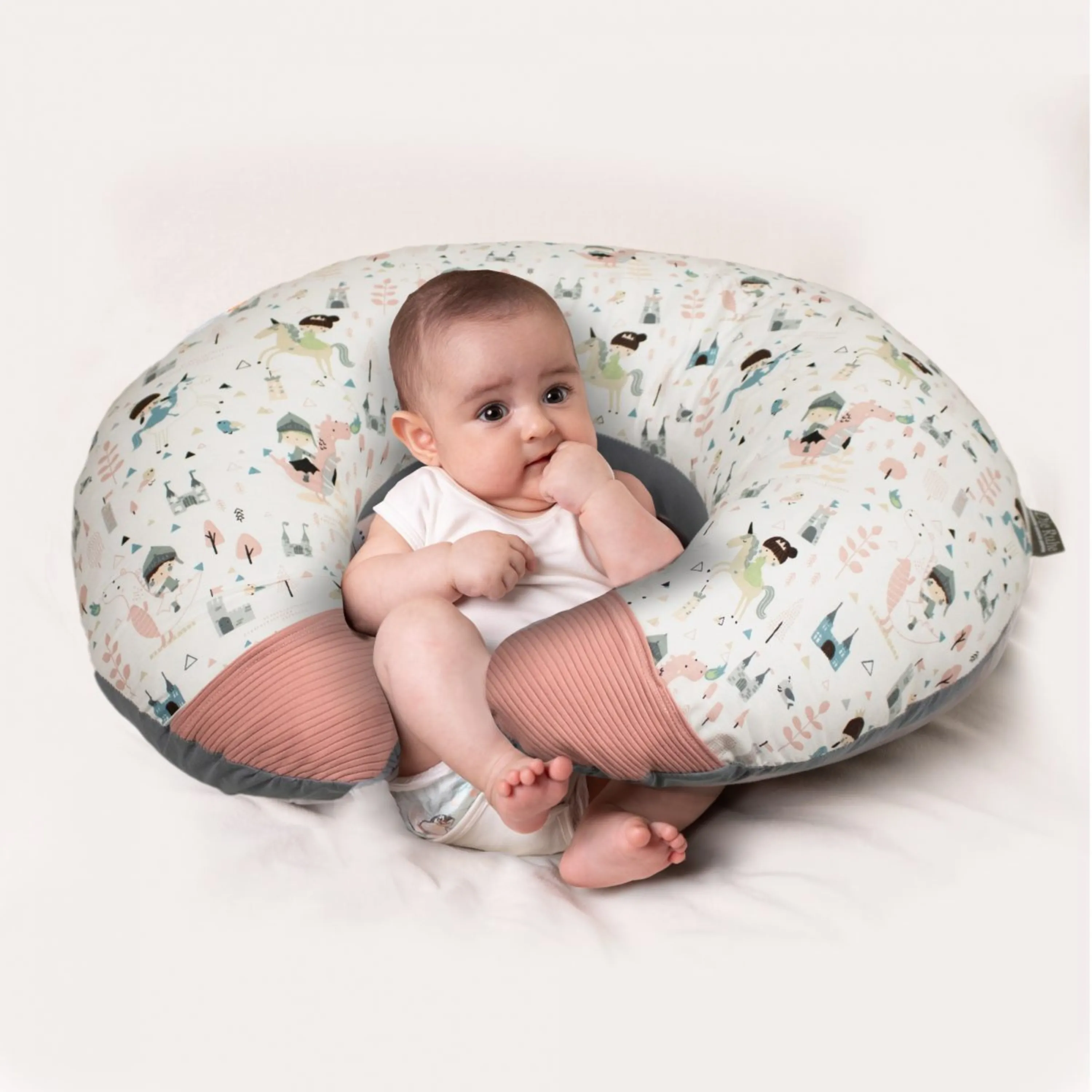 تامی پیلو طرح اژدهاسوار تامی پیلو طرح اژدهاسوار